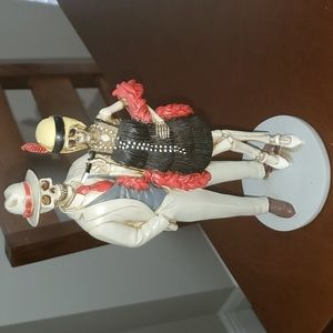 Boy Girl flapper skeleton statue